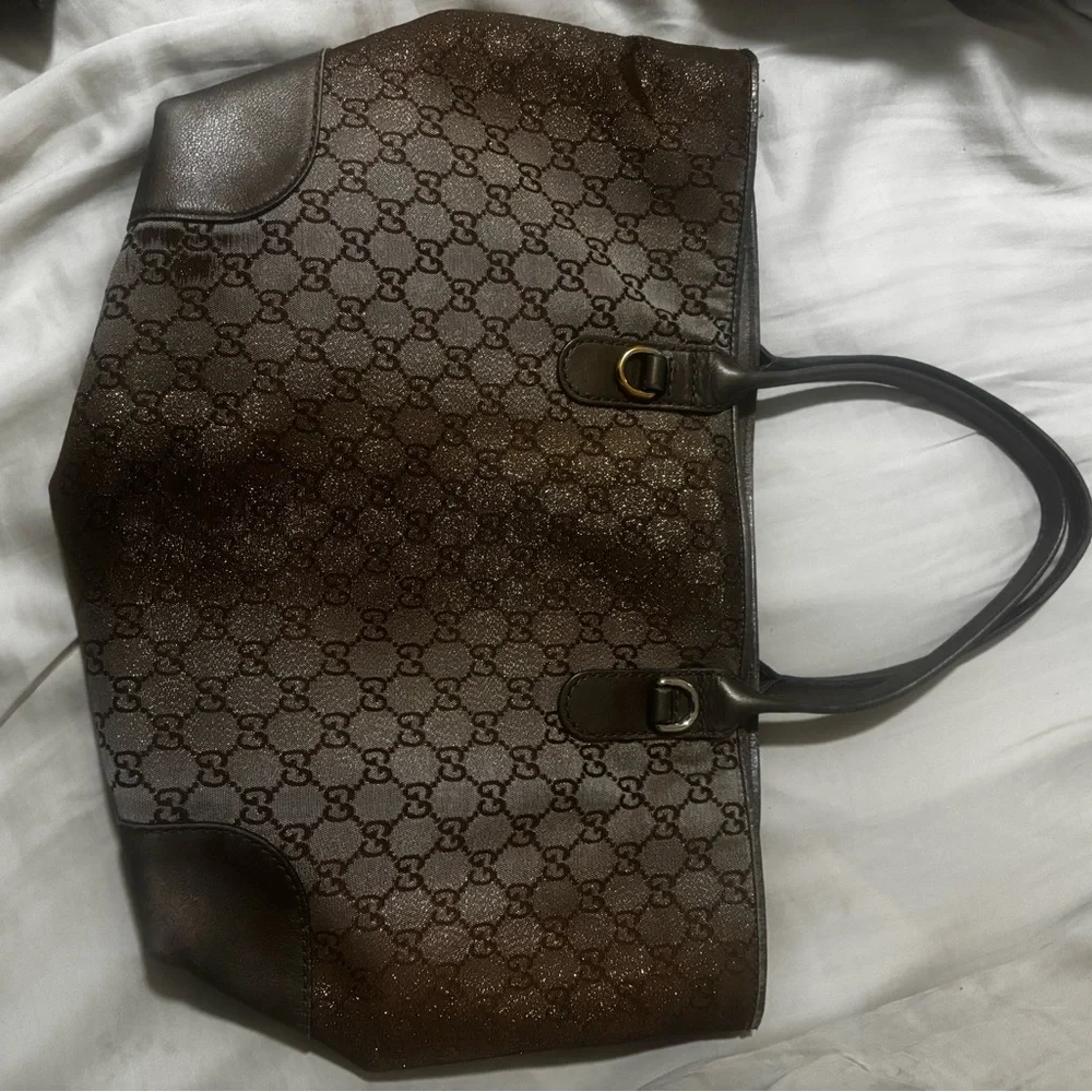 Gucci Brown GG Canvas Tote with Gold Heart Charm - Picture 4 of 10